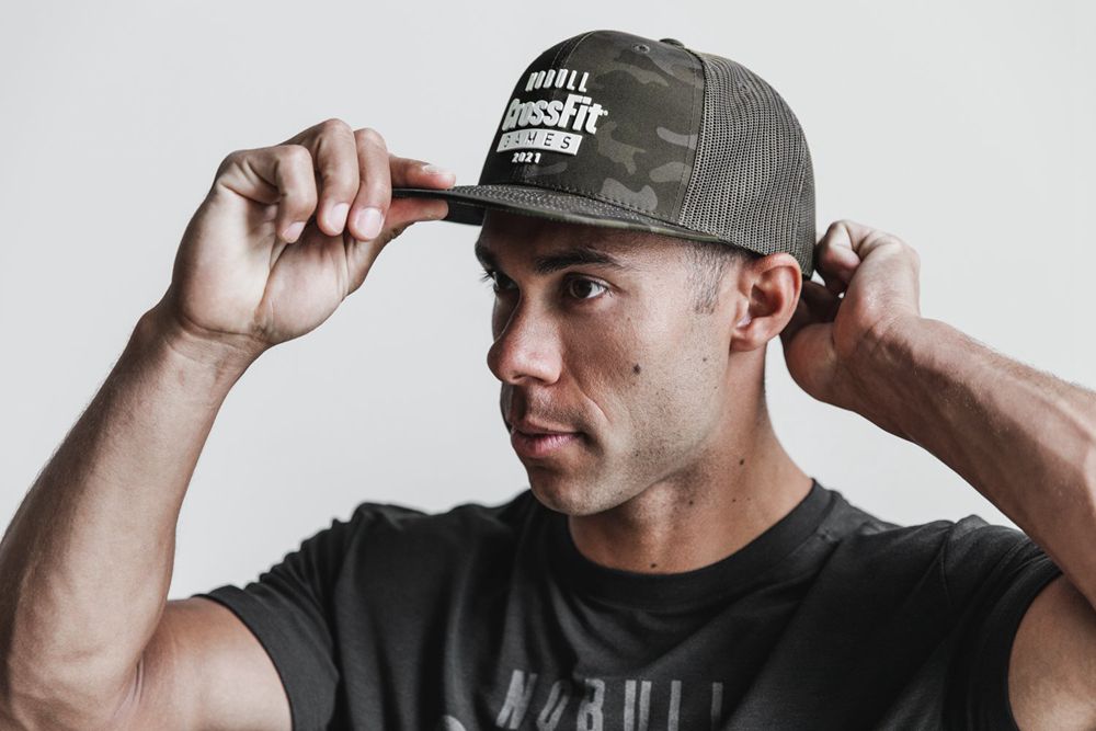 NOBULL Crossfit Games® 2021 Flat-Brim Trucker Şapka - Yeşil Ordu Camo - Turkiye (BUV-349572)